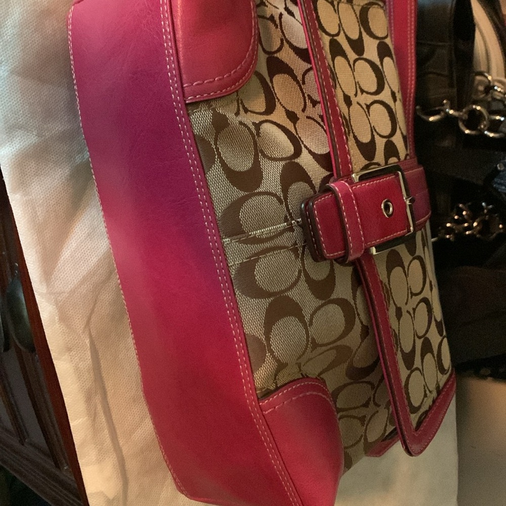 Coach bag with convertible strap - Picture 5 of 9